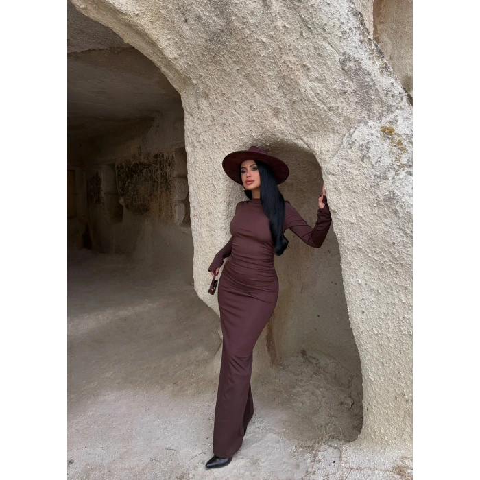 Kahve Dik Yaka Büzgülü Maxi Elbise