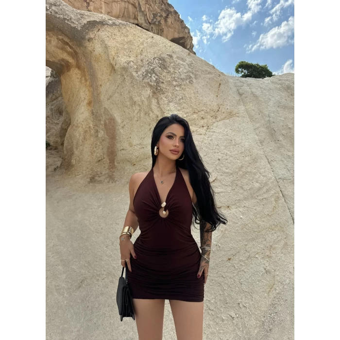 Kahve Göğüs Aksesuarlı Çift Kat Elbise