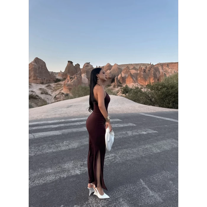 Kahve Halter Yaka Aksesuarlı Elbise