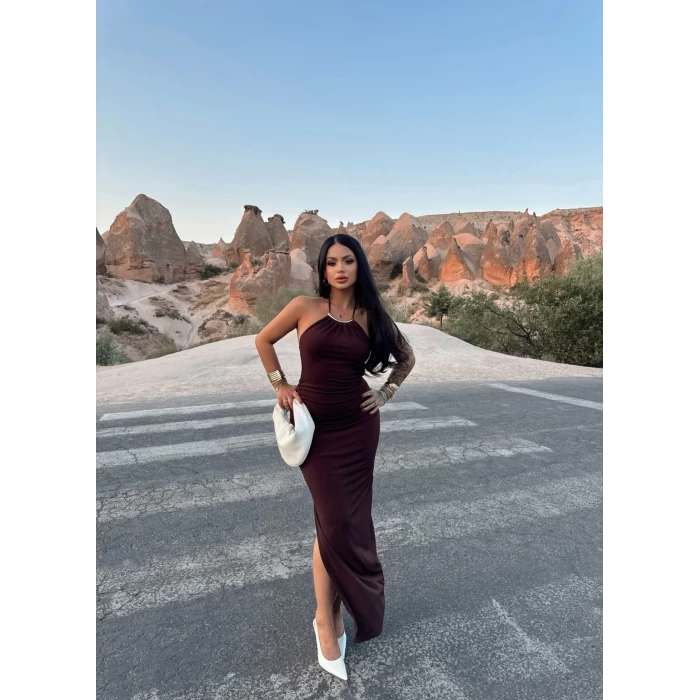 Kahve Halter Yaka Aksesuarlı Elbise