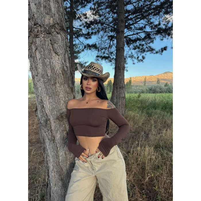 Kahve Madonna Yaka Compact Crop