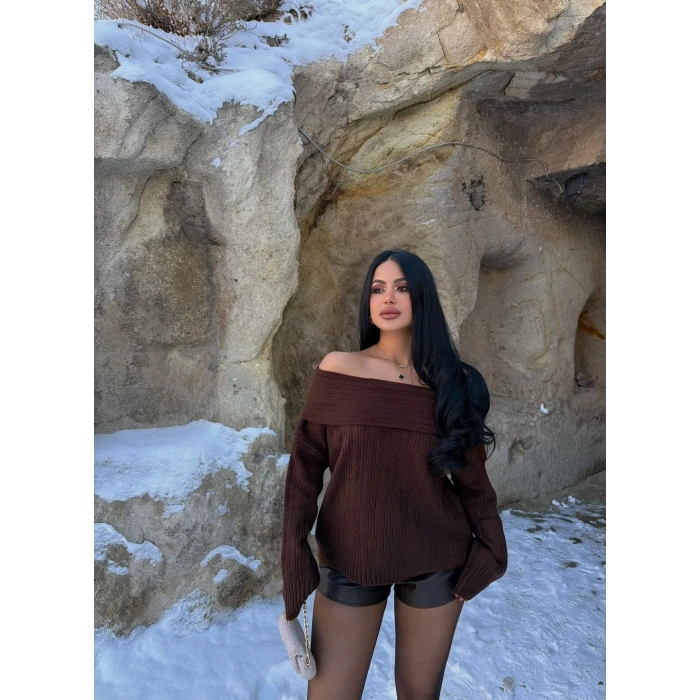 Kahve Madonna Yaka Kalın Fitilli Kazak