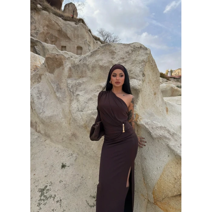 Kahve Omuz Drapeli Aksesuarlı Elbise