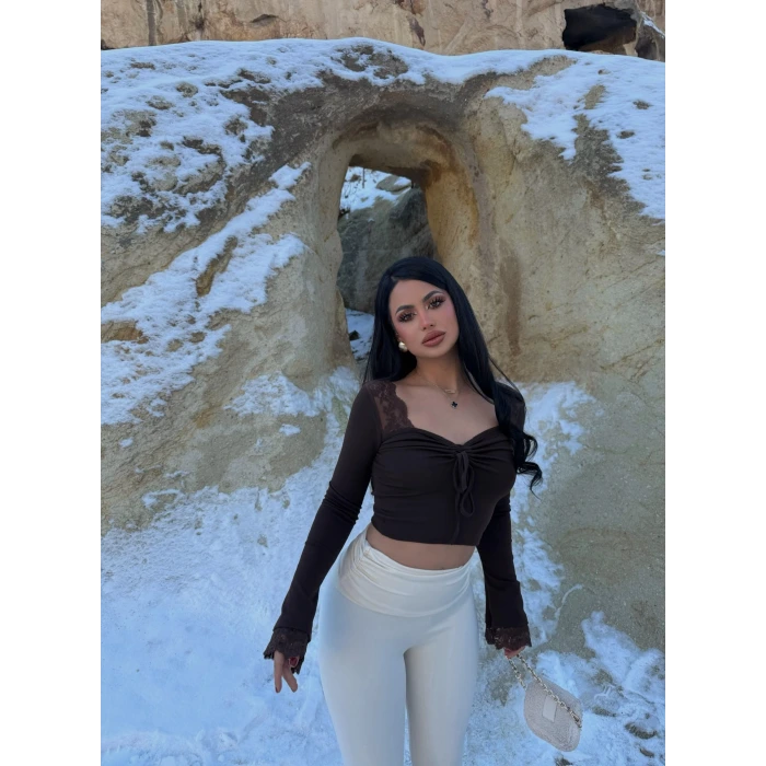 Kahve Yaka Bağcıklı Dantel Detay Crop