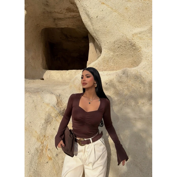 Kahve Yaka Büzgülü Volanlı Crop
