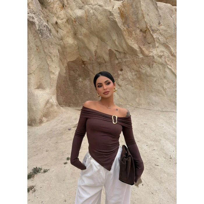 Kahve Yaka Tokalı Asimetrik Bluz