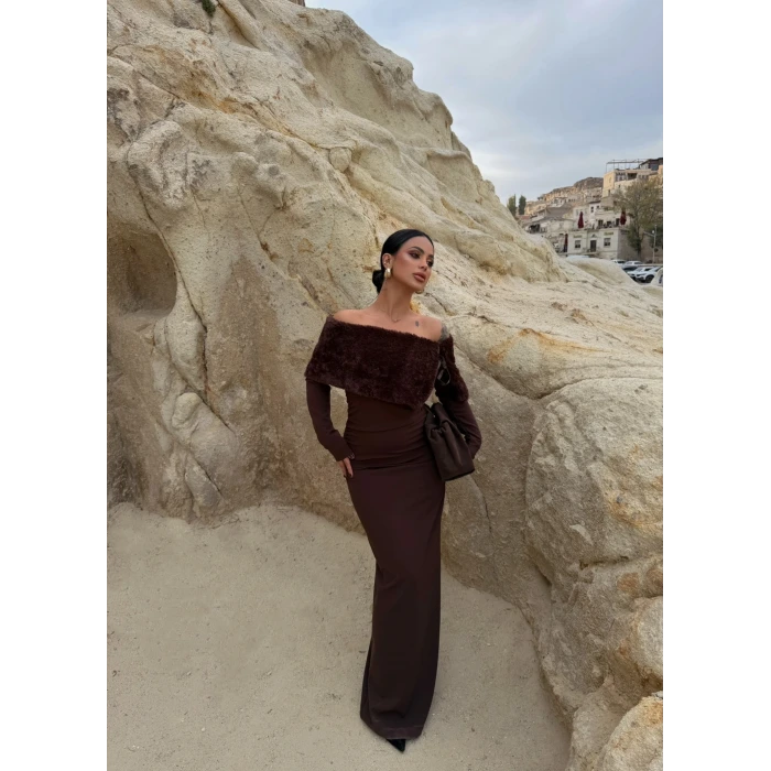 Kahve Yakası Kürklü Krep Elbise