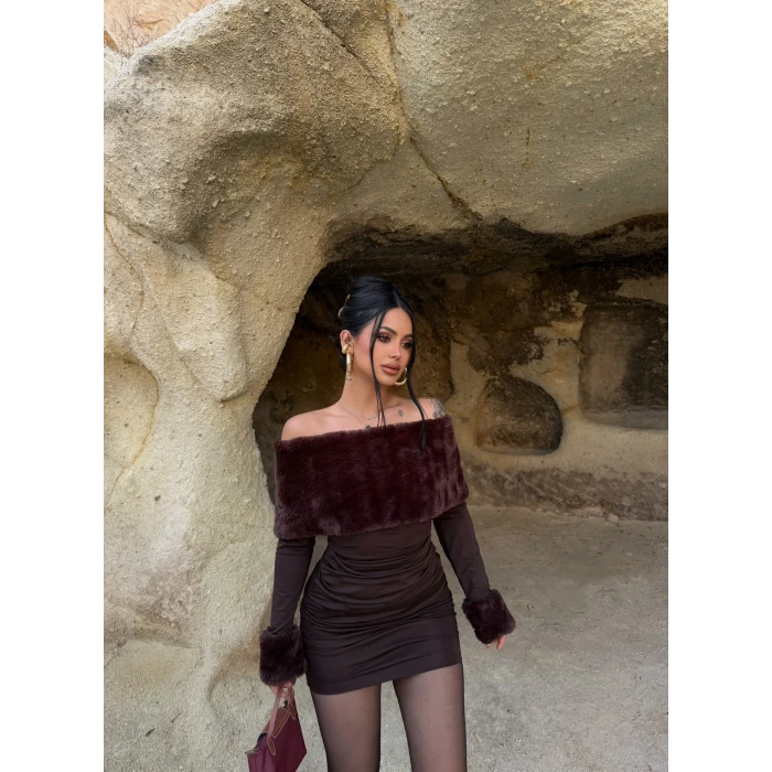 Kahve Yakası Kürklü Madonna Elbise