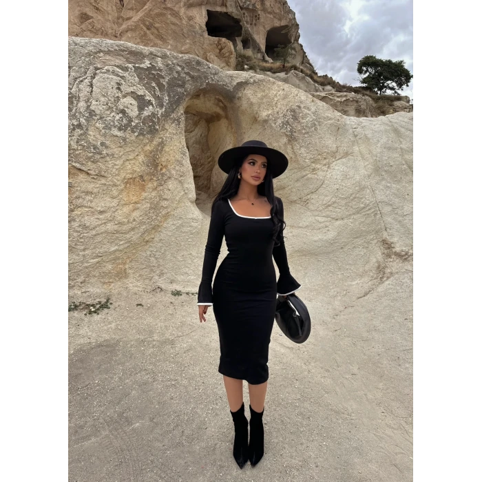 Siyah Kare Yaka Biyeli Kaşkorse Elbise