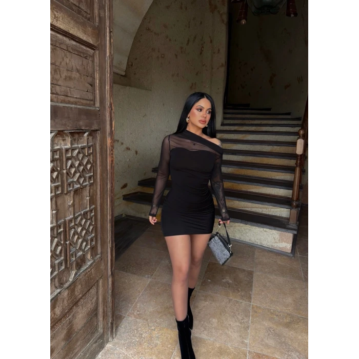 Kayık Yaka Tül Detay Elbise