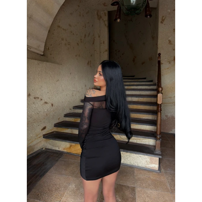 Kayık Yaka Tül Detay Elbise