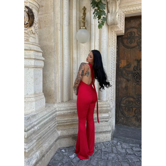 Kırmızı Aksesuarlı Tek Omuz Tulum