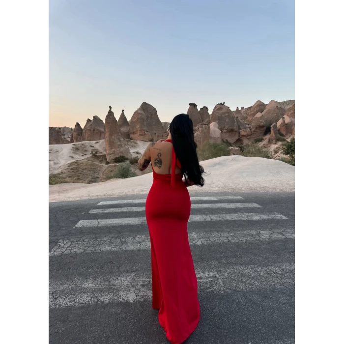 Kırmızı Boyundan Geçmeli Maxi Elbise