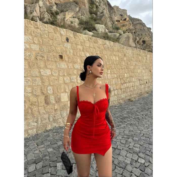 Kırmızı Gloplu Dantel Detay Elbise