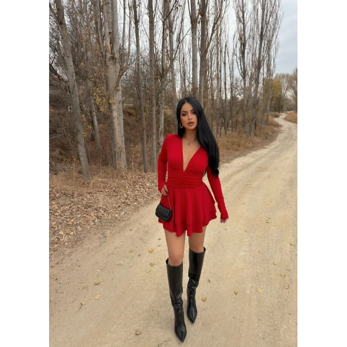 Kırmızı Göğüs Drapeli Şortlu Elbise