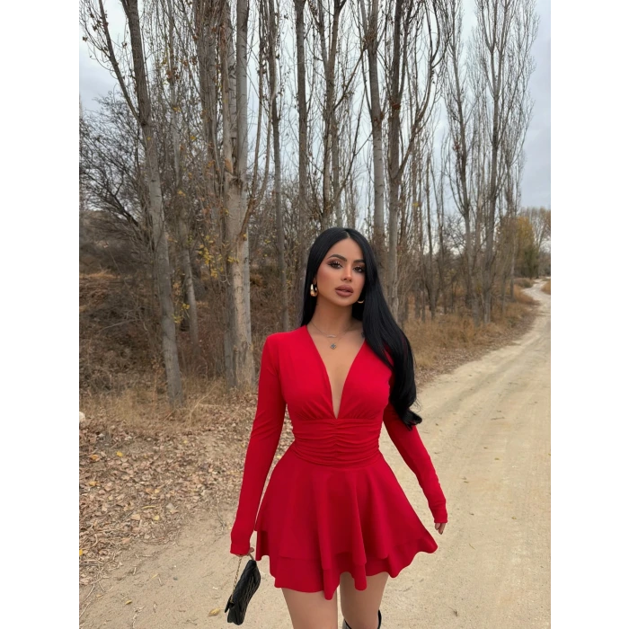 Kırmızı Göğüs Drapeli Şortlu Elbise