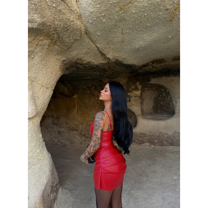 Kırmızı İp Askılı Balenli Elbise