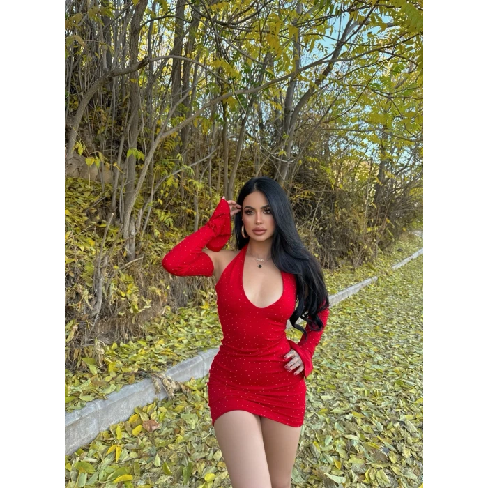 Kırmızı Lust Boyundan Geçmeli Taşlı Elbise