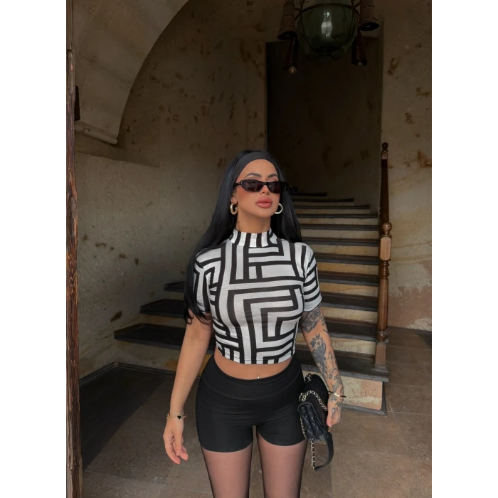 Labirent Dik Yaka Basic Crop