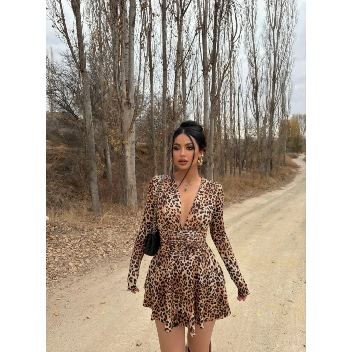 Leopar Göğüs Drapeli Şortlu Elbise