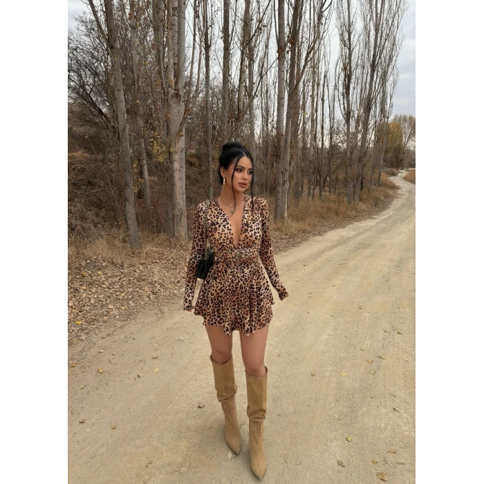 Leopar Göğüs Drapeli Şortlu Elbise
