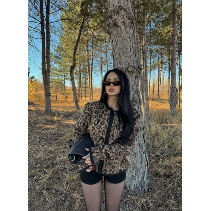 Ön Düğmeli Leopar Kazak