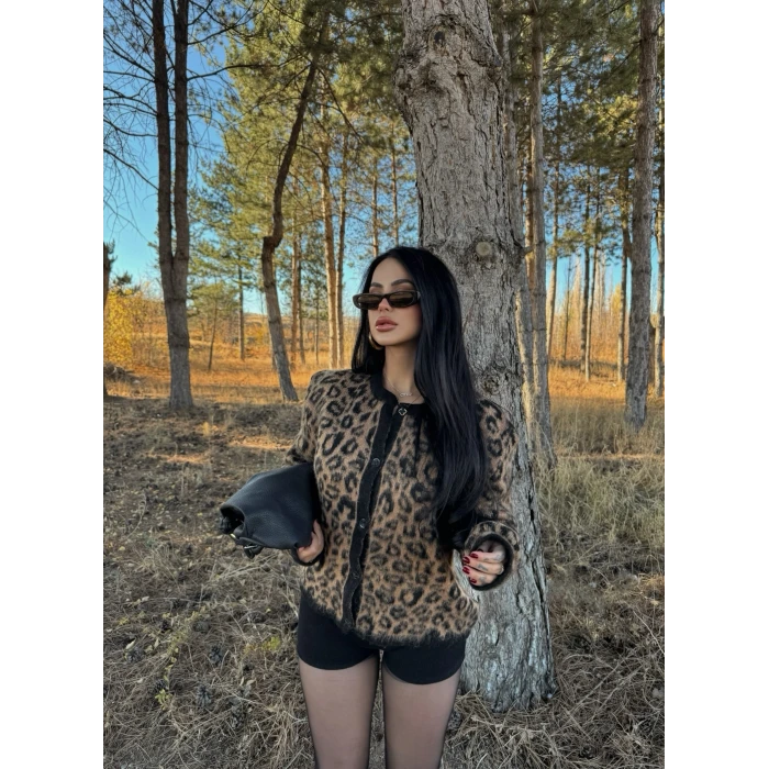 Ön Düğmeli Leopar Kazak