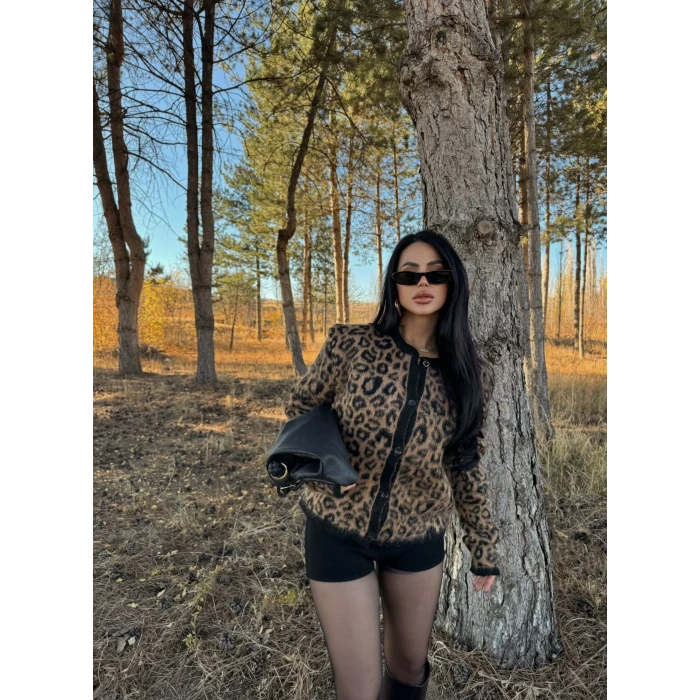 Ön Düğmeli Leopar Kazak