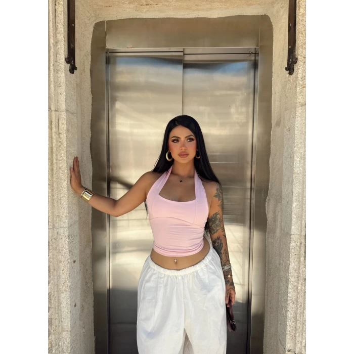 Pembe Dalgıç Boyundan Geçmeli Crop