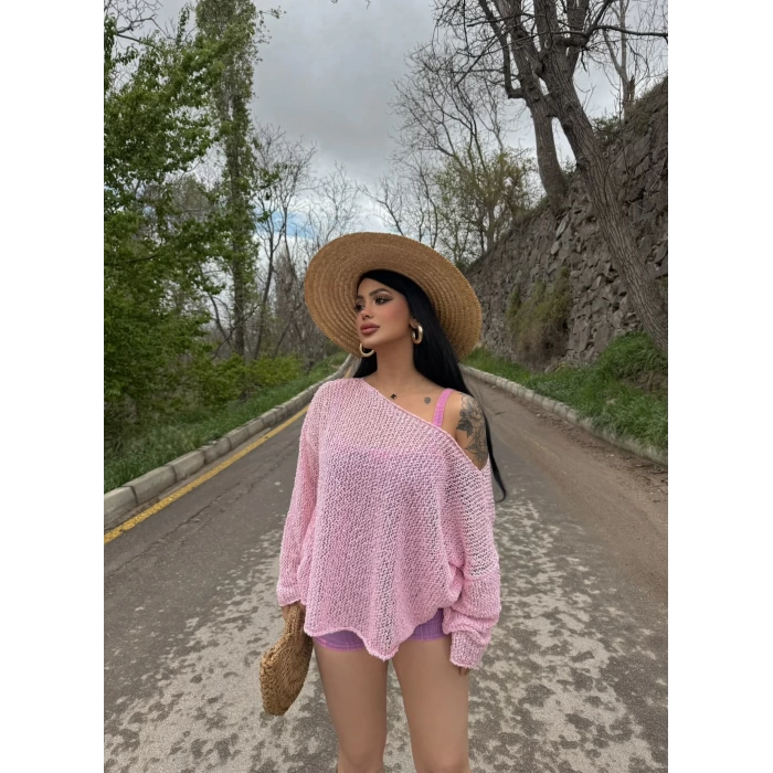 Pembe Kayık Yaka Oversize Triko