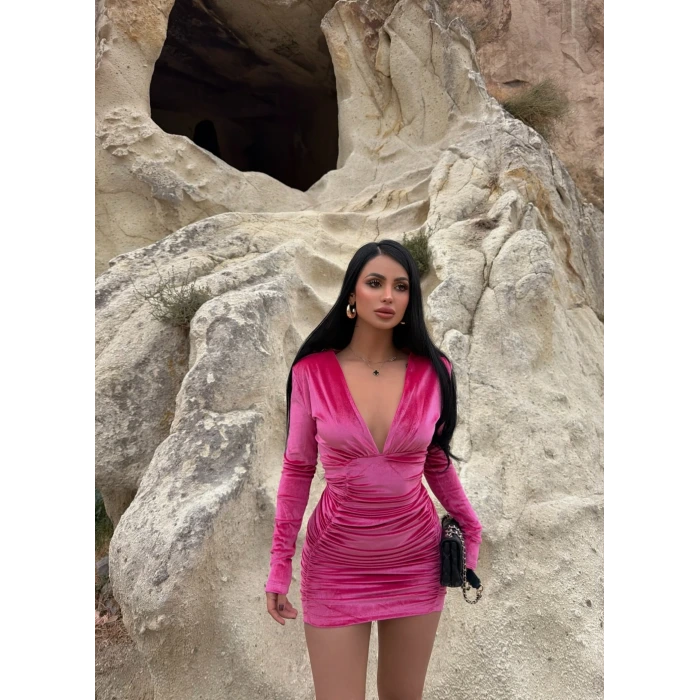 Pembe Omuz Vatkalı Kadife Elbise