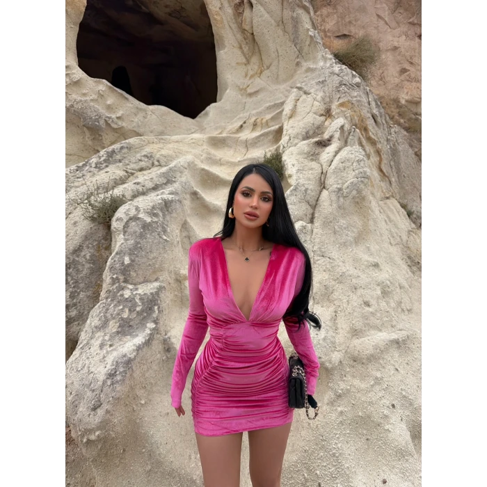 Pembe Omuz Vatkalı Kadife Elbise