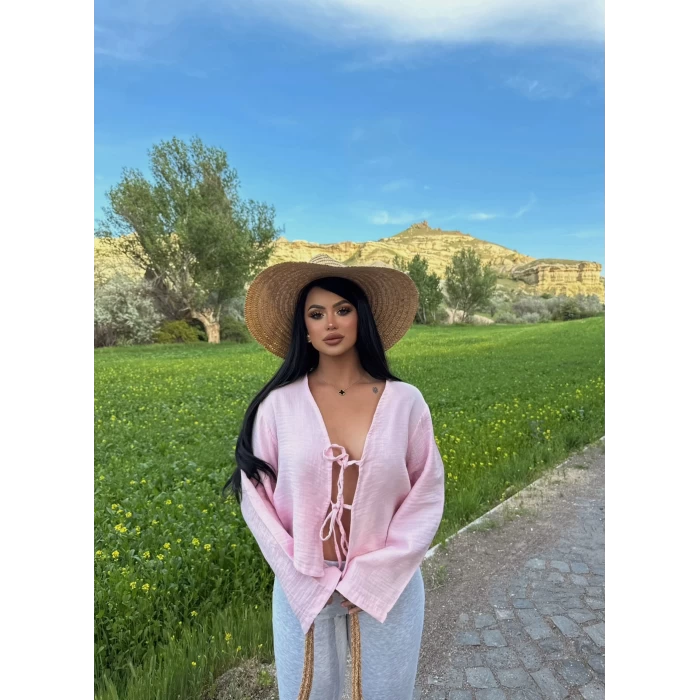 Pembe Ön Bağcıklı Müslin Gömlek