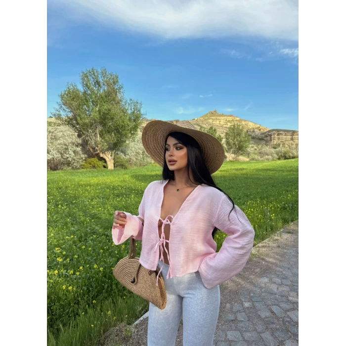 Pembe Ön Bağcıklı Müslin Gömlek