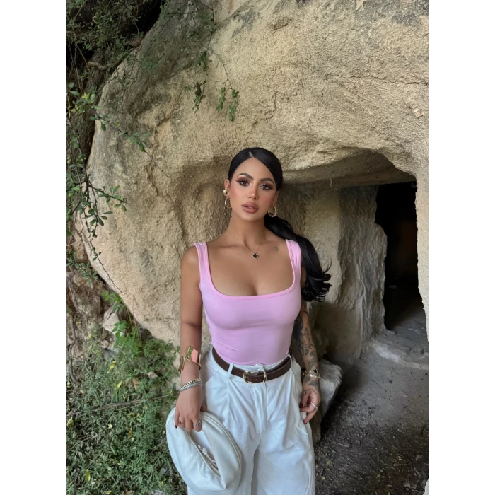Pembe Sırt Dekolte Bodysuit
