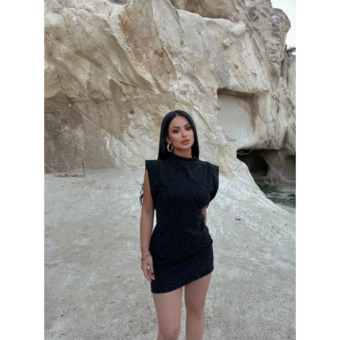Taşlı Dik Yaka Elbise