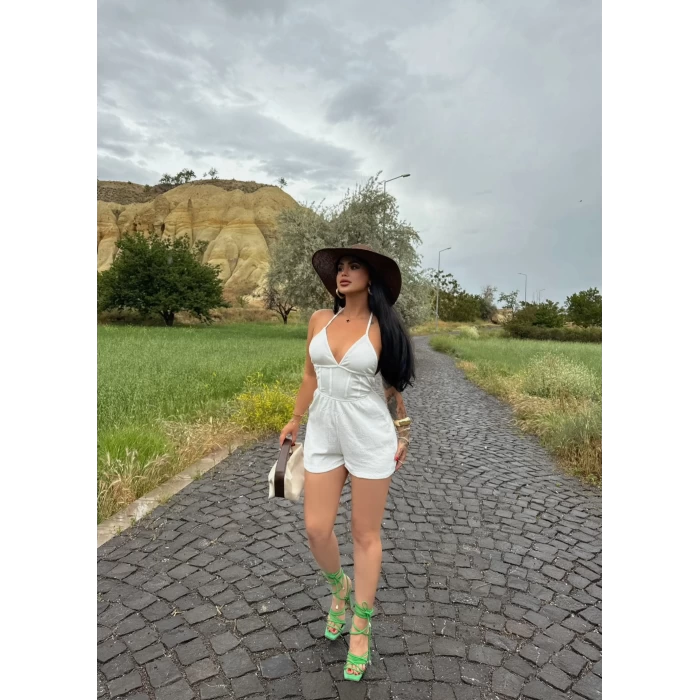 Sırt Dekolte Şortlu Tulum