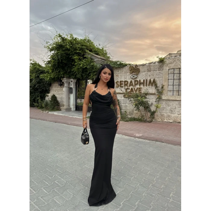 Siyah Aksesuarlı Degaje Elbise
