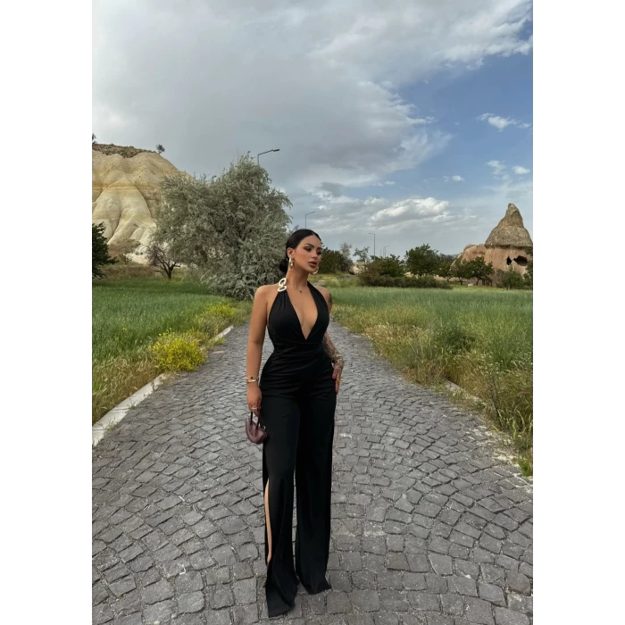 Siyah Aksesuarlı Tulum