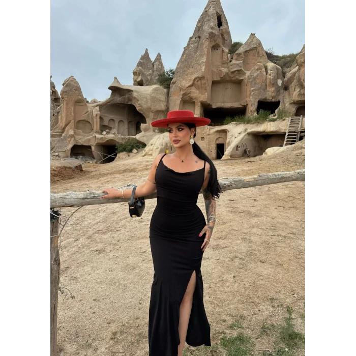 Siyah Askılı Degaje Yaka Elbise