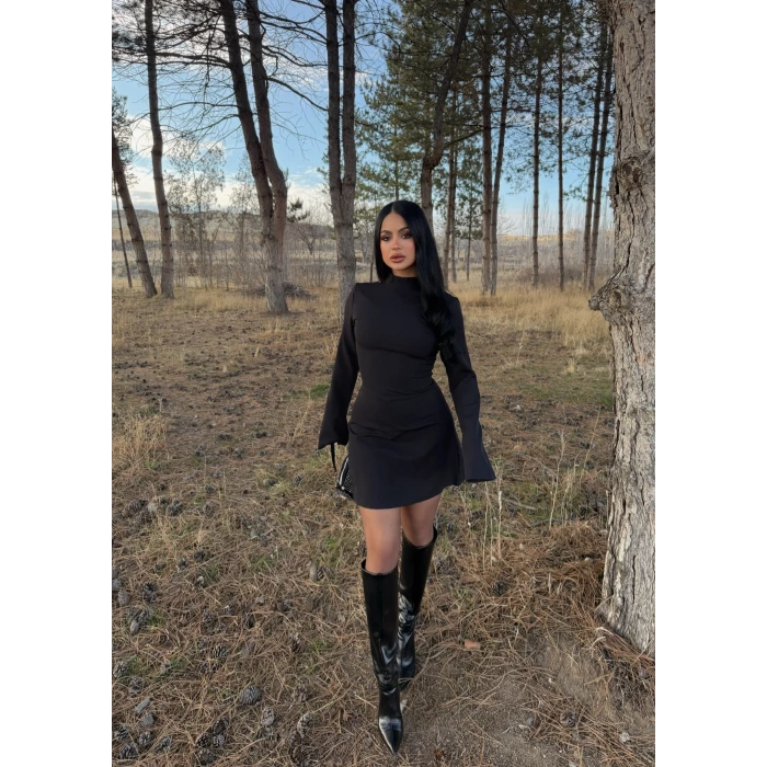 Siyah Balıkçı Yaka Sırt Dekolte Çan Elbise