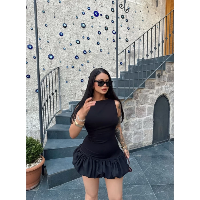 Siyah Balon Etekli Askılı Elbise