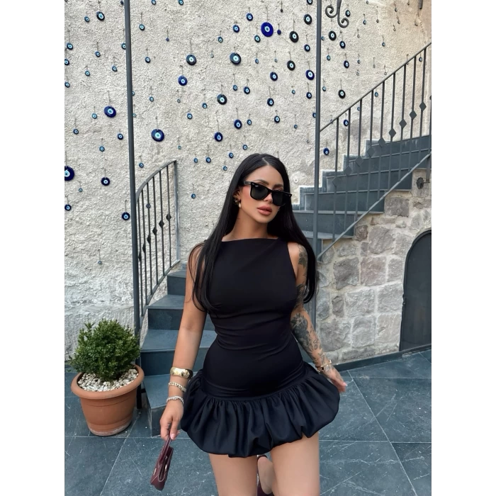 Siyah Balon Etekli Askılı Elbise