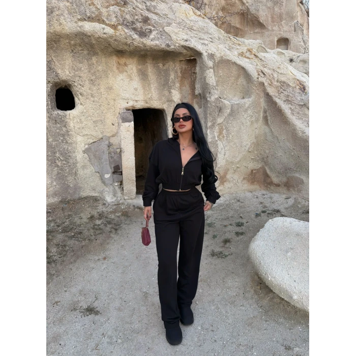 Siyah Bel Lastikli Kapşonlu Takım