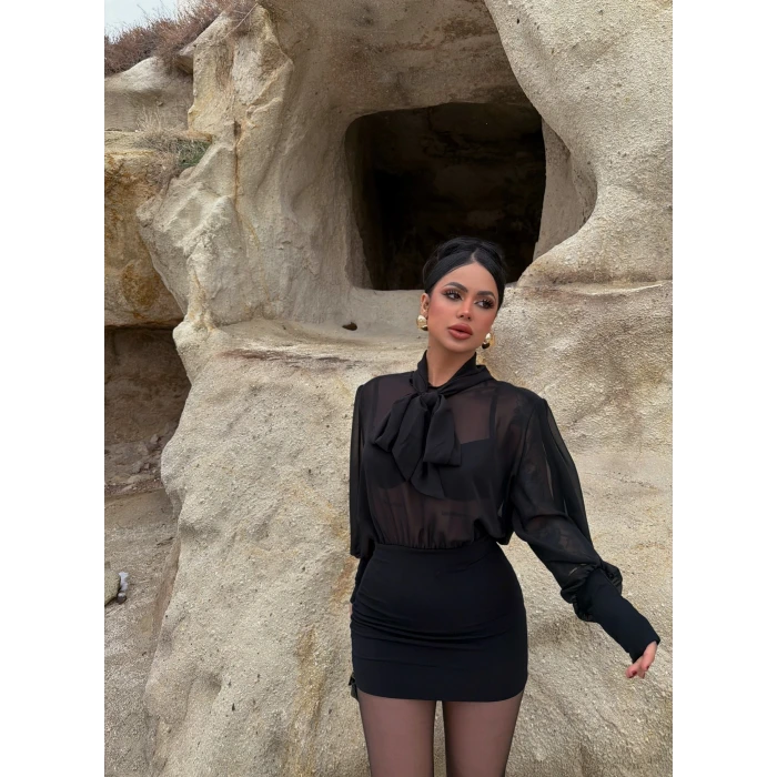 Siyah Boyundan Bağlamalı Şifon Elbise