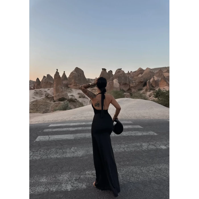Siyah Boyundan Geçmeli Maxi Elbise