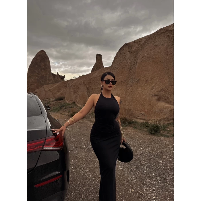 Siyah Boyundan Geçmeli Sırt Kurdela Elbise