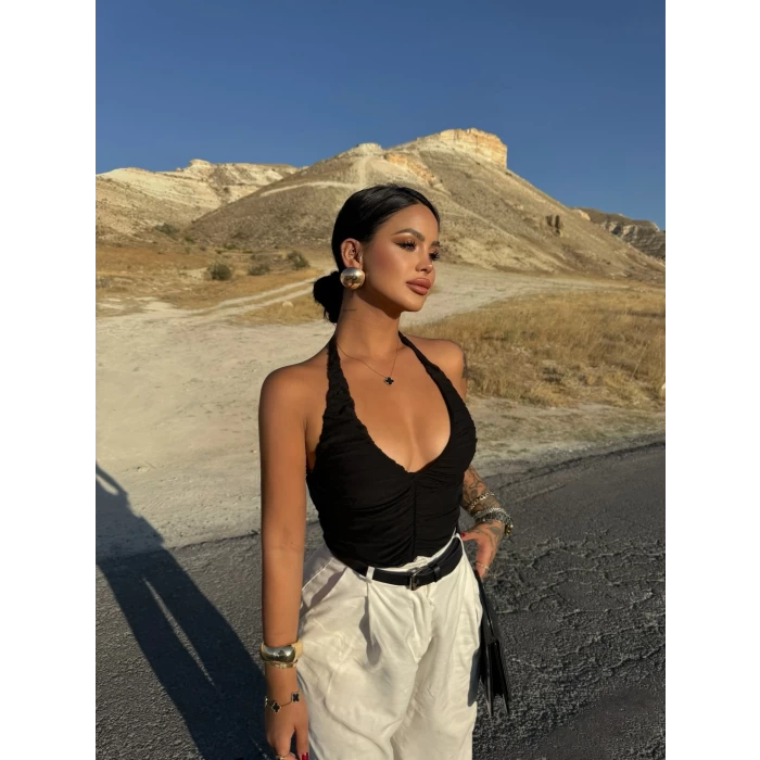 Siyah Büzgülü Sırt Dekolte Bodysuit