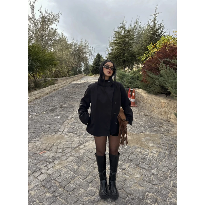 Siyah Dik Yaka Trençkot