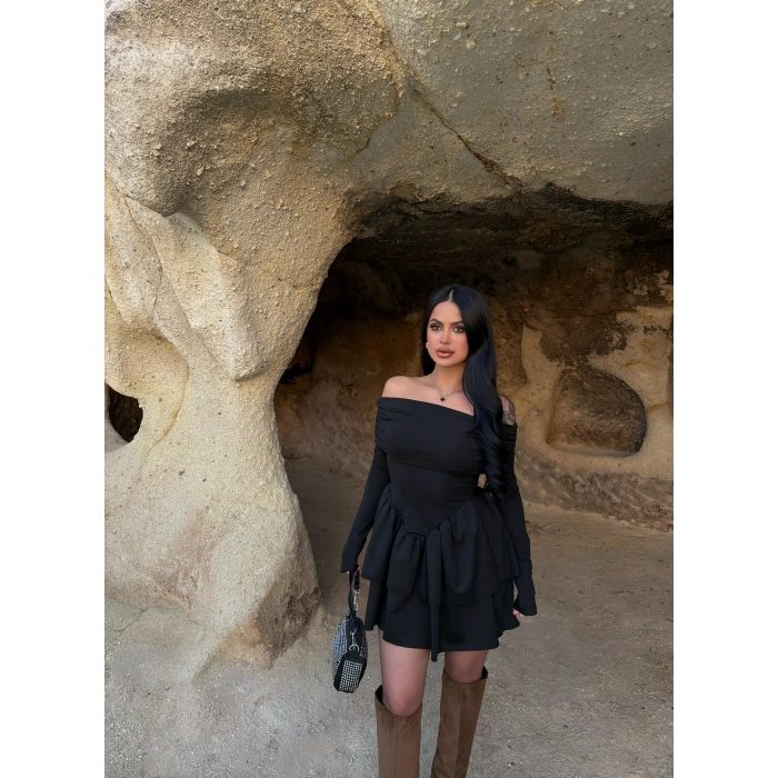 Siyah Divine Madonna Yaka Elbise